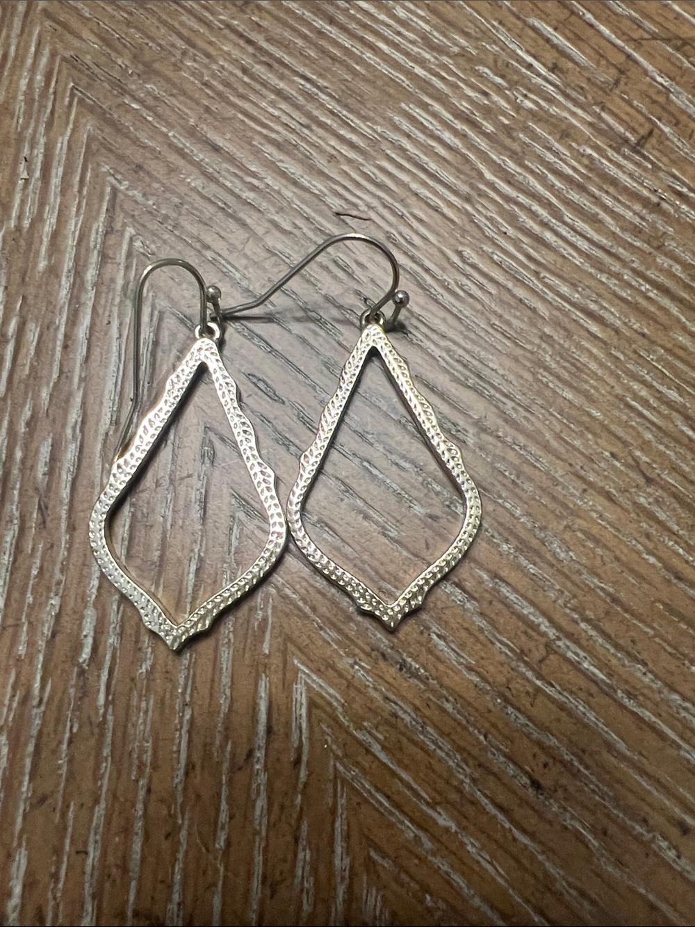 Kendra Scott Silver Textured Open Teardrop Dangle Earrings